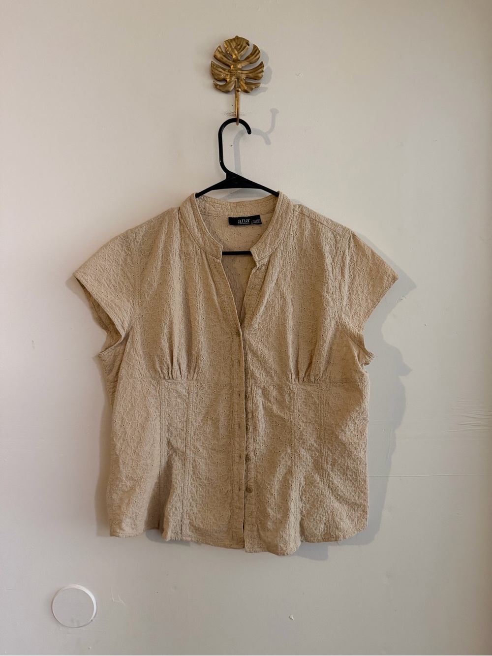 ana Beige Textured Button-Front Cap Sleeve Top